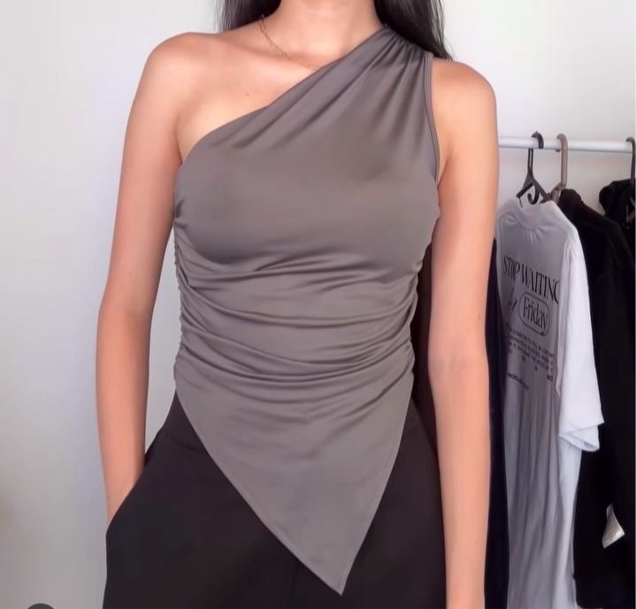 Blusa asimétrica
