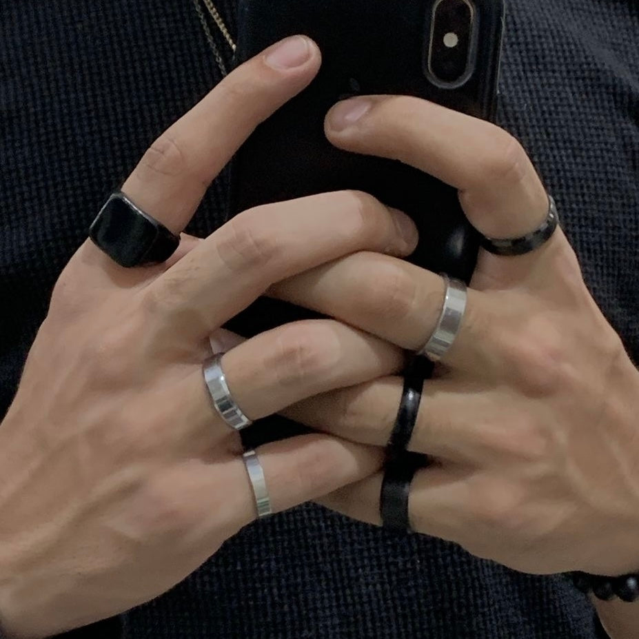 anillo básico negro