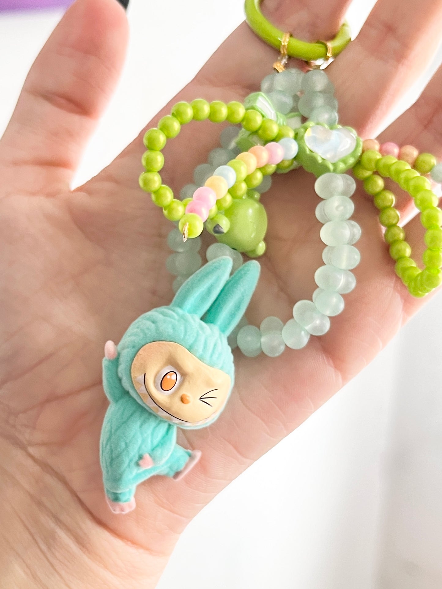 Llavero labubu lazy yoga
