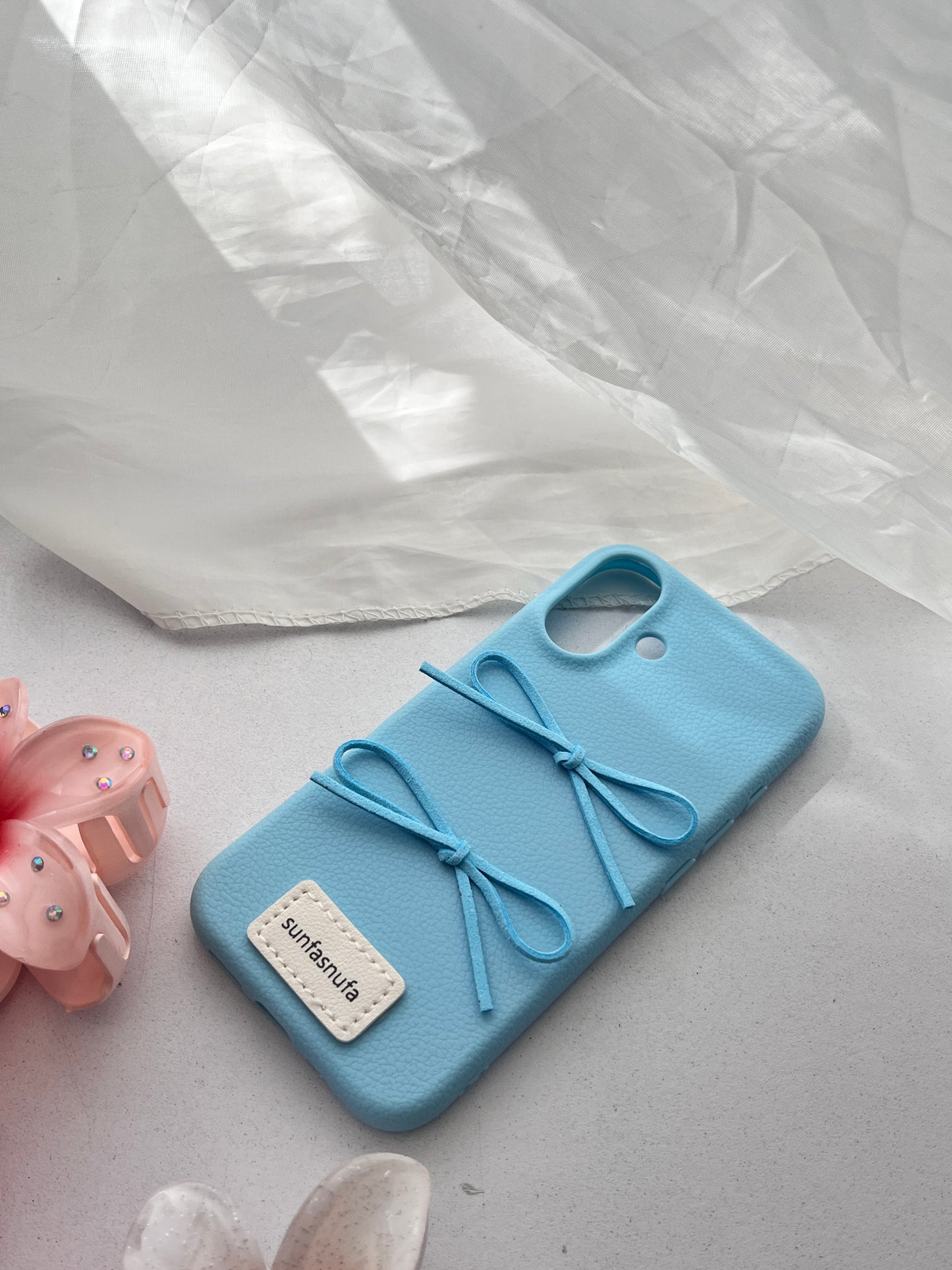 Funda moño iPhone 16