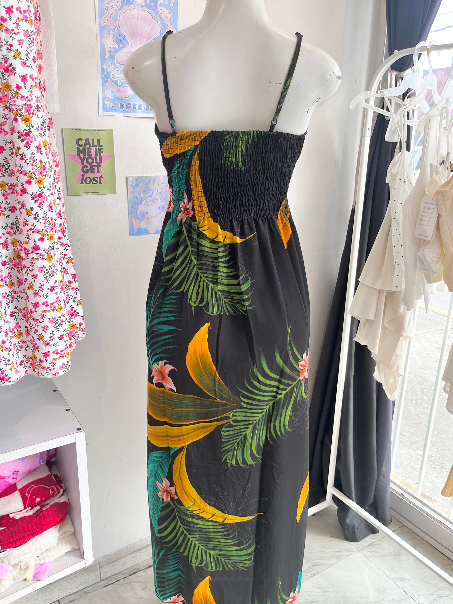 Vestido largo tropical negro