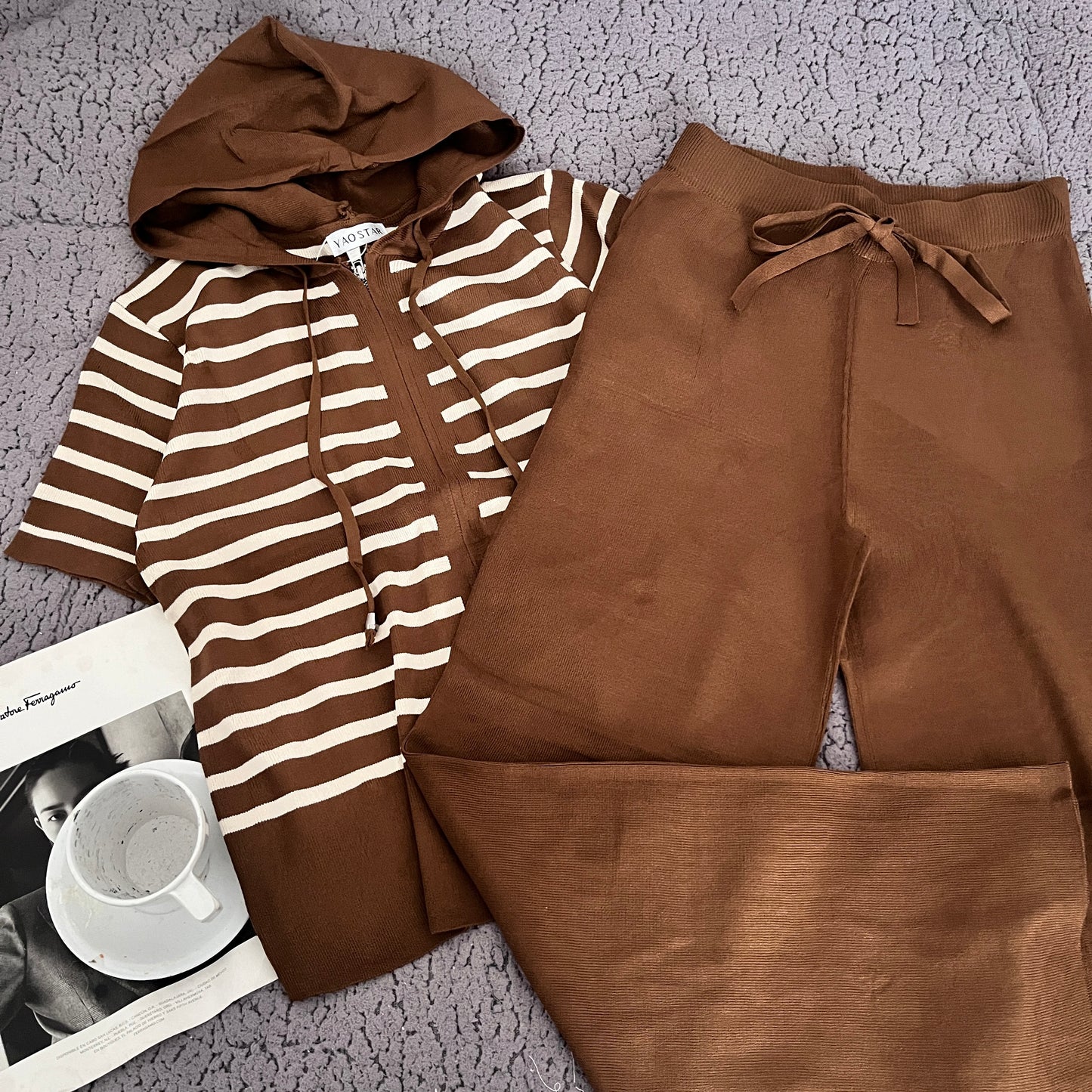 Conjunto rayas café