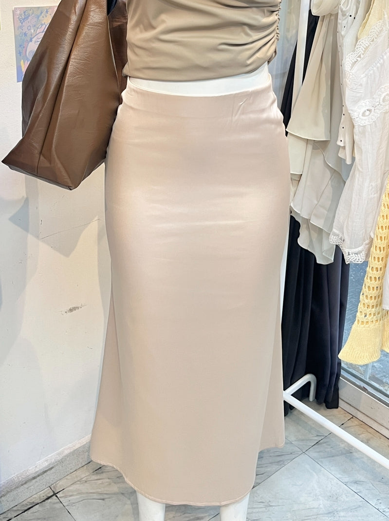 Falda larga satin beige