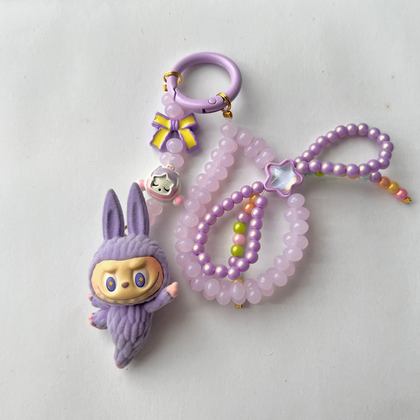 Llavero labubu lazy yoga