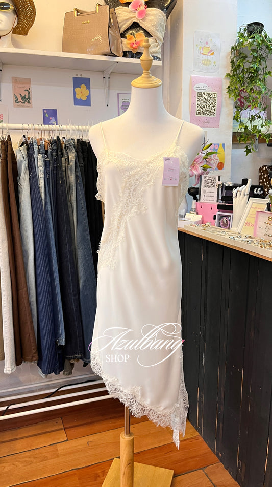 Vestido satin con encaje