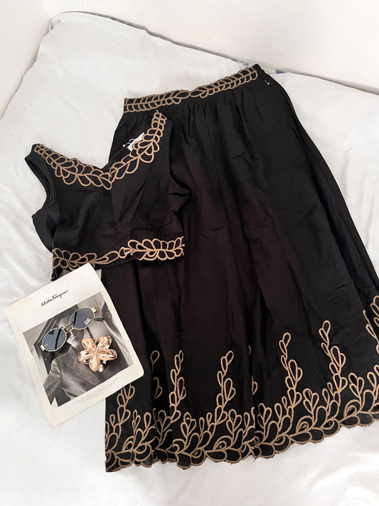 Conjunto falda y blusita negra