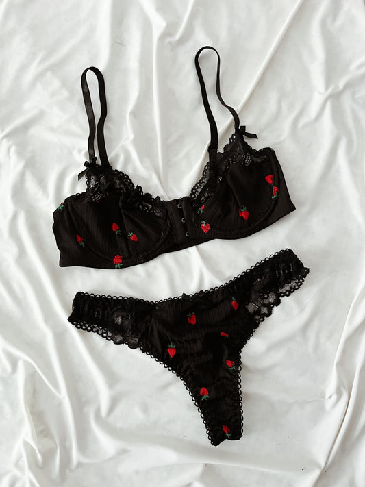 Set lencería fresita