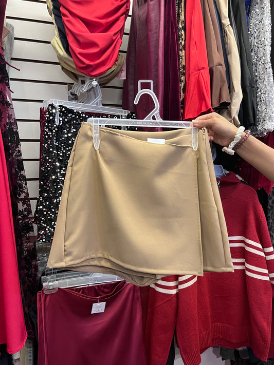 Falda short beige