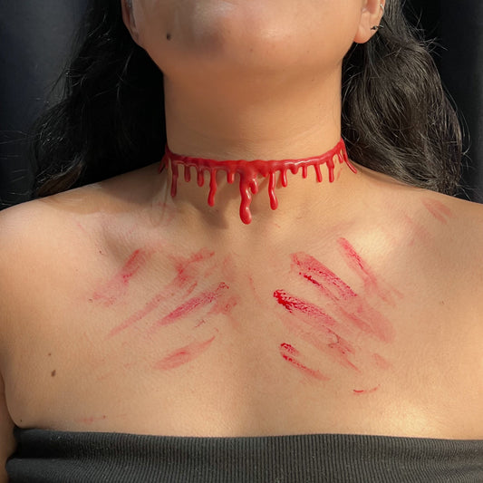 Collar choker sangre falsa silicona