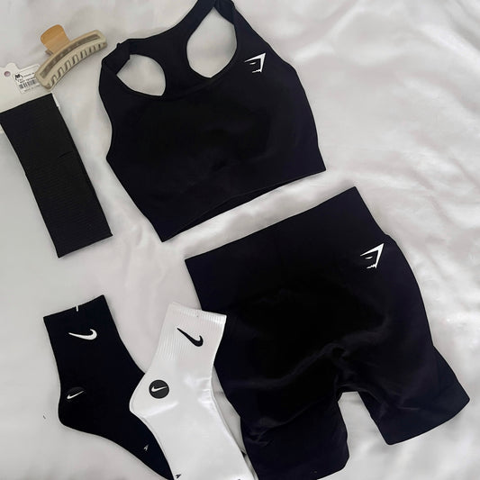 Conjunto deportivo negro