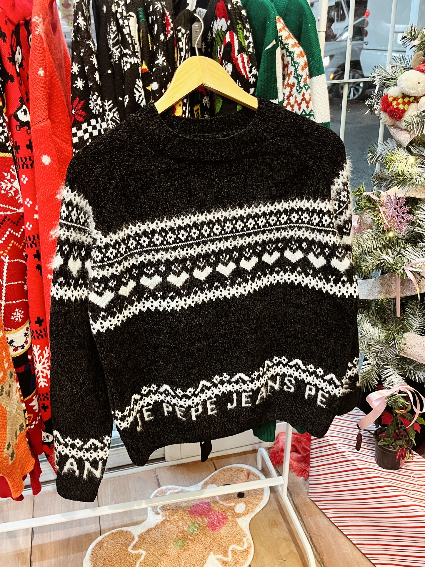 Suéter navideño negro
